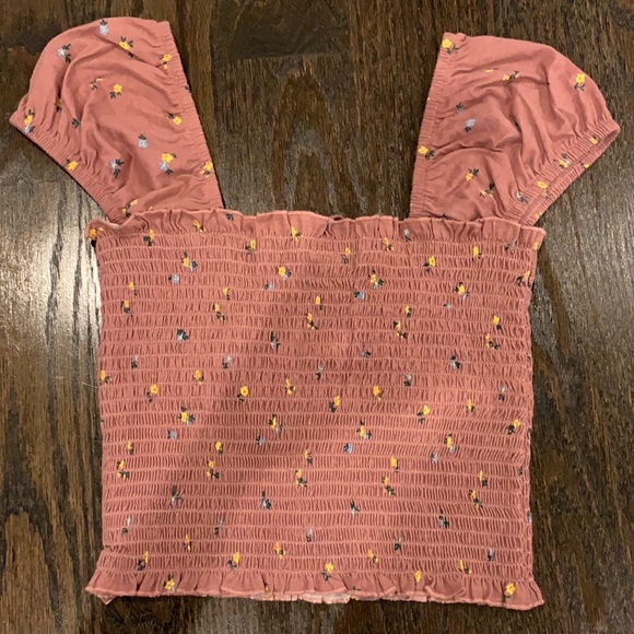 Never worn super cute floral Me-to-We shirt - Picture 2 of 2